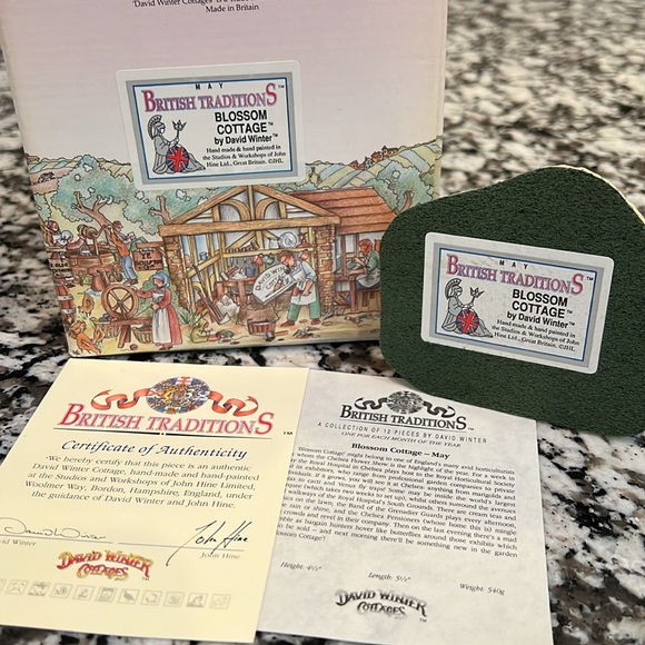 David Winter Cottages Blossom Cottage - Picture 9 of 11